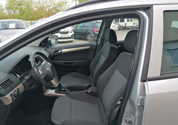 Opel Astra cena 14900 przebieg: 200000, rok produkcji 2008 z Gniezno małe 191